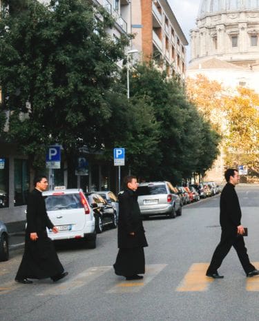 VIBRANT PRIESTS AND RELIGIOUS mobile